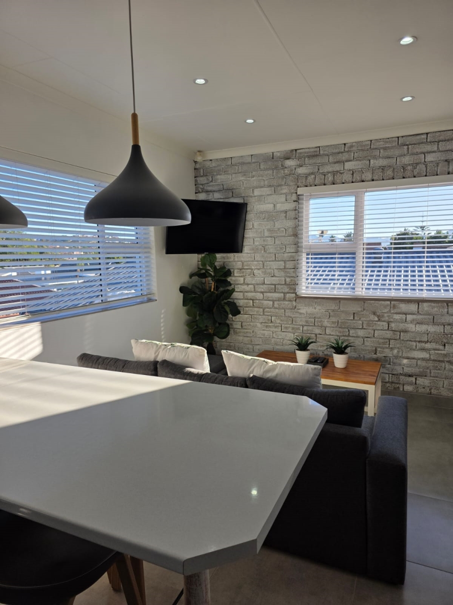 To Let 2 Bedroom Property for Rent in Bayview Western Cape